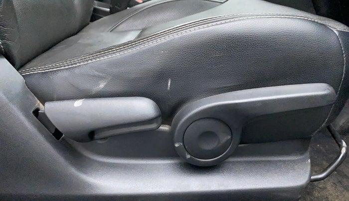 2020 Maruti S Cross ALPHA 1.5 SMART HYBRID, Petrol, Manual, 26,852 km, Driver Side Adjustment Panel