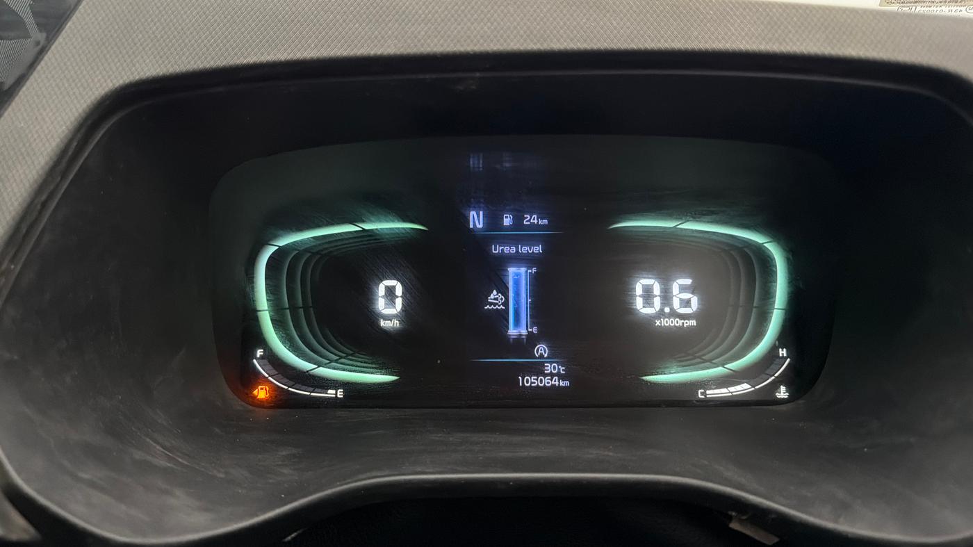 2023 KIA CARENS PRESTIGE 1.5 DIESEL IMT 7 STR, Diesel, Manual, 1,05,054 km, Odometer Image