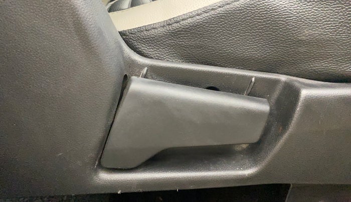 2021 Renault TRIBER RXT AMT, Petrol, Automatic, 43,649 km, Driver Side Adjustment Panel