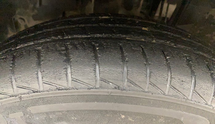 2021 Renault TRIBER RXT AMT, Petrol, Automatic, 43,649 km, Left Front Tyre Tread