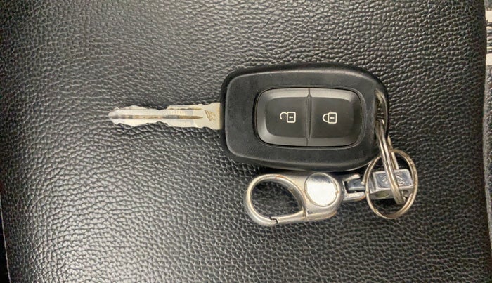 2021 Renault TRIBER RXT AMT, Petrol, Automatic, 43,649 km, Key Close Up