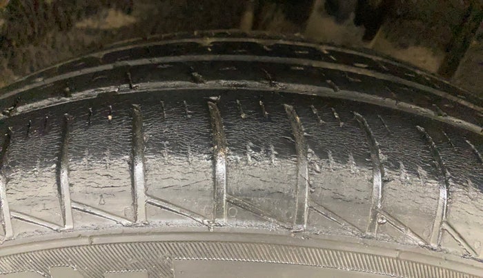 2021 Renault TRIBER RXT AMT, Petrol, Automatic, 43,649 km, Left Rear Tyre Tread