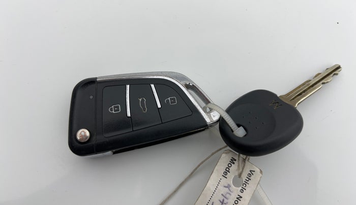 2017 Hyundai Grand i10 SPORTZ 1.2 KAPPA VTVT, Petrol, Manual, 83,853 km, Key Close Up