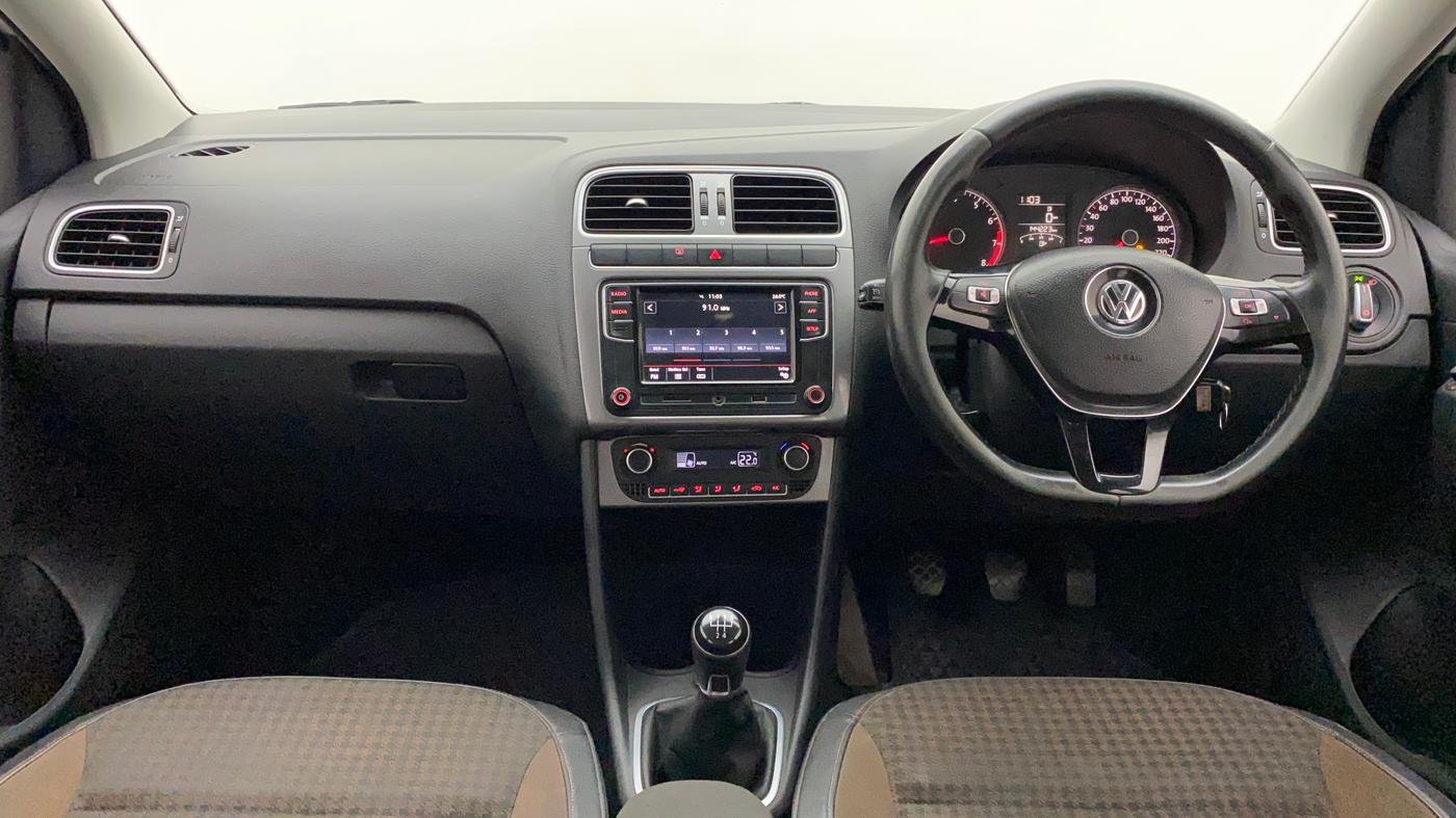 2017 Volkswagen Polo HIGHLINE1.2L, Petrol, Manual, 1,44,419 km, Dashboard
