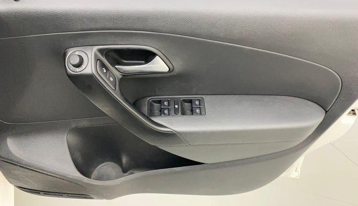 2017 Volkswagen Polo HIGHLINE1.2L, Petrol, Manual, 1,44,419 km, Driver Side Door Panels Control