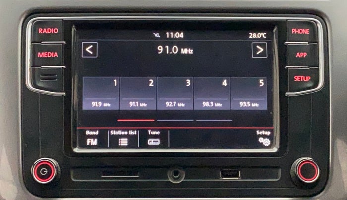 2017 Volkswagen Polo HIGHLINE1.2L, Petrol, Manual, 1,44,419 km, Infotainment System