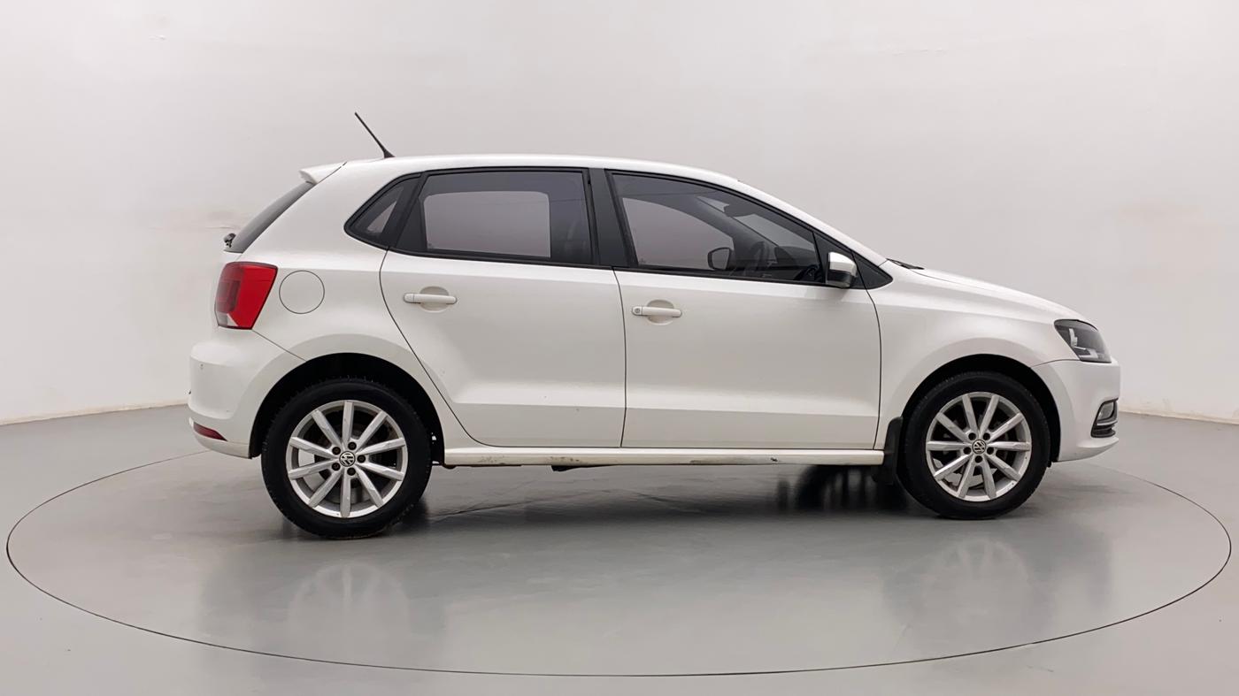 2017 Volkswagen Polo HIGHLINE1.2L, Petrol, Manual, 1,44,419 km, Right Side View