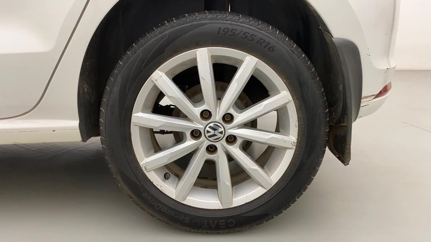 2017 Volkswagen Polo HIGHLINE1.2L, Petrol, Manual, 1,44,419 km, Left Rear Wheel