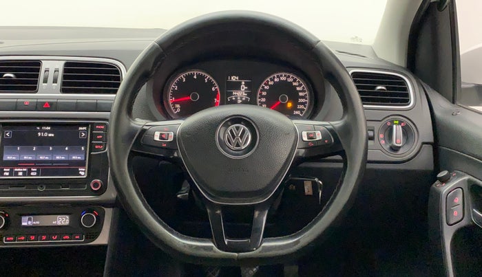 2017 Volkswagen Polo HIGHLINE1.2L, Petrol, Manual, 1,44,419 km, Steering Wheel Close Up