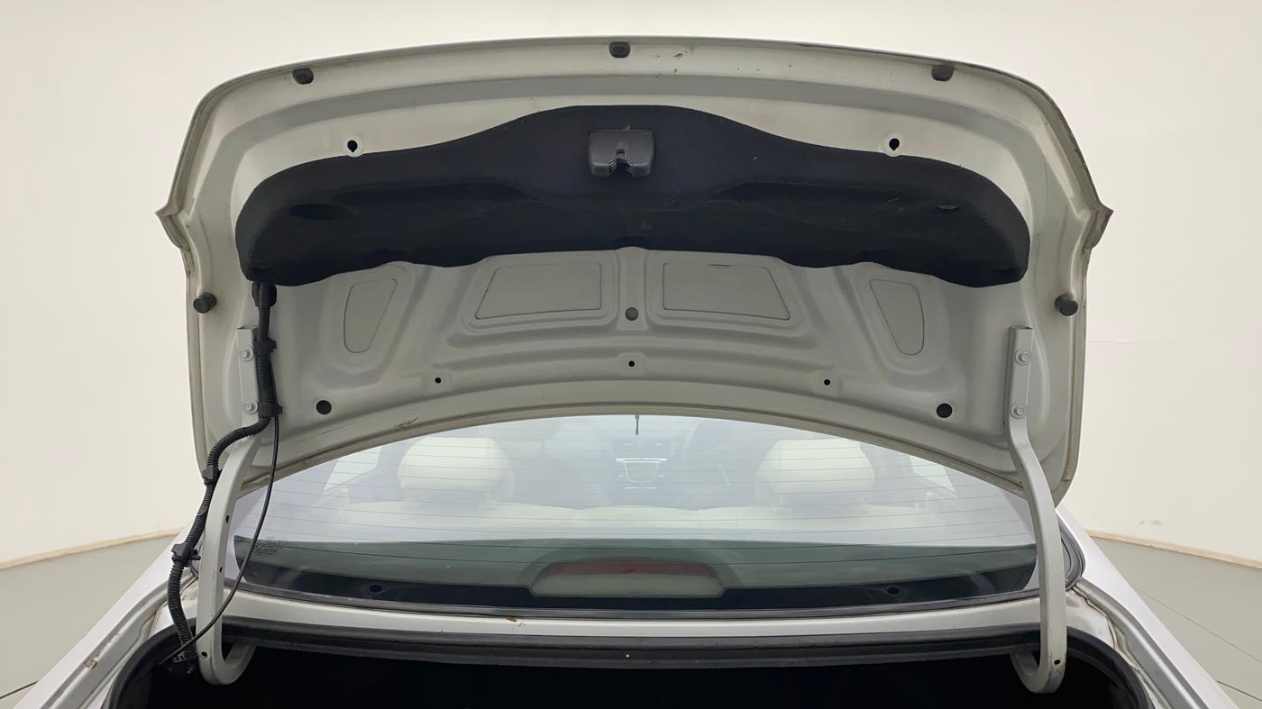2014 Hyundai Verna FLUIDIC 1.6 VTVT SX AT, Petrol, Automatic, 27,180 km, Boot Door Open