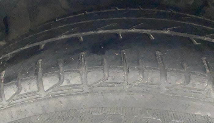 2014 Hyundai Verna FLUIDIC 1.6 VTVT SX AT, Petrol, Automatic, 27,180 km, Left Front Tyre Tread