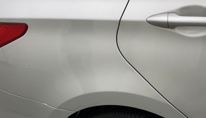 2014 Hyundai Verna FLUIDIC 1.6 VTVT SX AT, Petrol, Automatic, 27,180 km, Right quarter panel - Slightly dented
