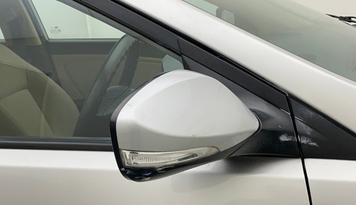 2014 Hyundai Verna FLUIDIC 1.6 VTVT SX AT, Petrol, Automatic, 27,180 km, Right rear-view mirror - Minor scratches