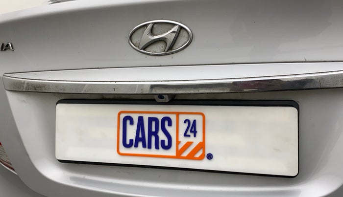 2014 Hyundai Verna FLUIDIC 1.6 VTVT SX AT, Petrol, Automatic, 27,180 km, Dicky (Boot door) - Minor scratches