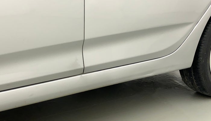2014 Hyundai Verna FLUIDIC 1.6 VTVT SX AT, Petrol, Automatic, 27,180 km, Left running board - Slightly dented