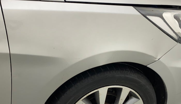 2014 Hyundai Verna FLUIDIC 1.6 VTVT SX AT, Petrol, Automatic, 27,180 km, Right fender - Slightly dented