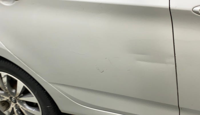 2014 Hyundai Verna FLUIDIC 1.6 VTVT SX AT, Petrol, Automatic, 27,180 km, Right rear door - Slightly dented