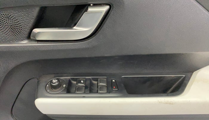 2021 Tata PUNCH CREATIVE  MT, Petrol, Manual, 24,144 km, Driver Side Door Panels Control