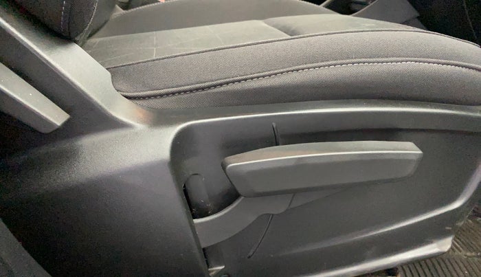 2021 Tata PUNCH CREATIVE  MT, Petrol, Manual, 24,144 km, Driver Side Adjustment Panel
