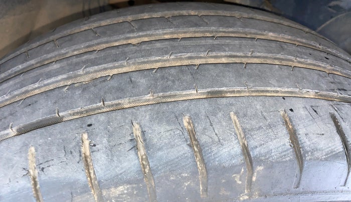 2021 Tata PUNCH CREATIVE  MT, Petrol, Manual, 24,144 km, Right Front Tyre Tread