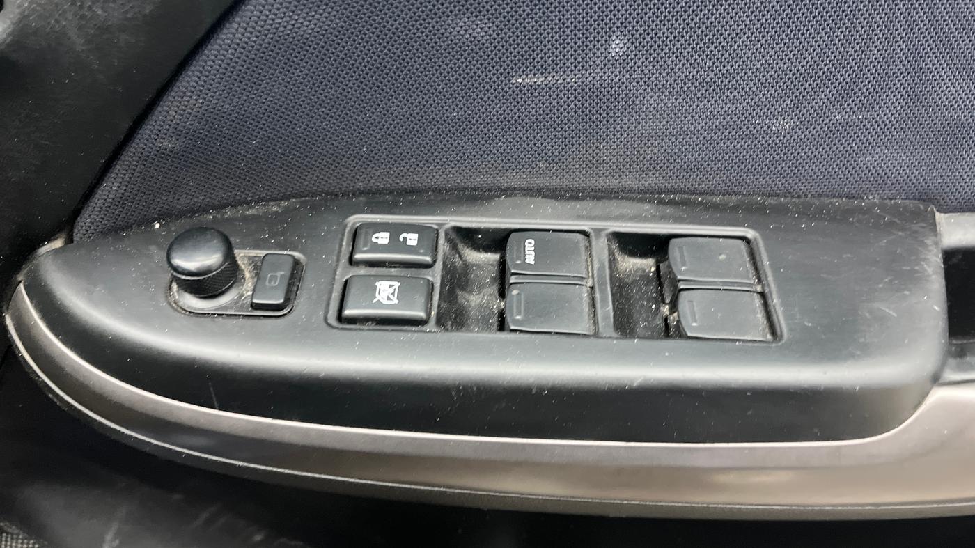 2019 Maruti Baleno ZETA PETROL 1.2, Petrol, Manual, 63,301 km, Driver Side Door Panels Control