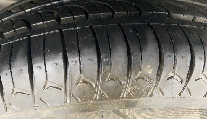 2019 Maruti Dzire VXI, Petrol, Manual, 72,871 km, Right Rear Tyre Tread