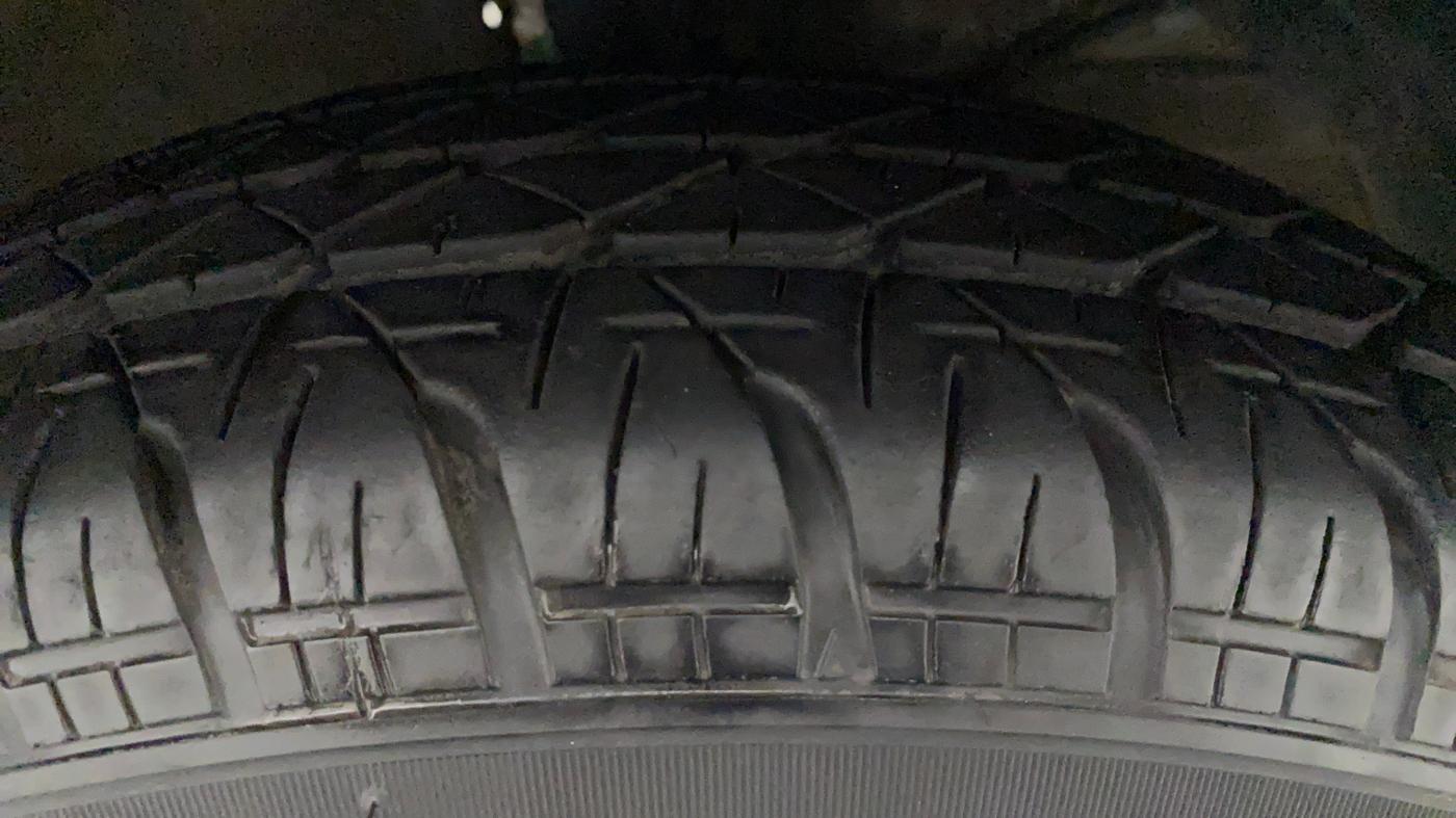 2017 Maruti Dzire VXI AMT, Petrol, Automatic, 91,529 km, Right Front Tyre Tread
