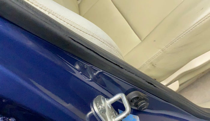 2017 Maruti Dzire VXI AMT, Petrol, Automatic, 91,529 km, Driver-side door - Beading has minor damage