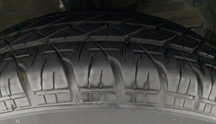 2017 Maruti Dzire VXI AMT, Petrol, Automatic, 91,529 km, Left Front Tyre Tread