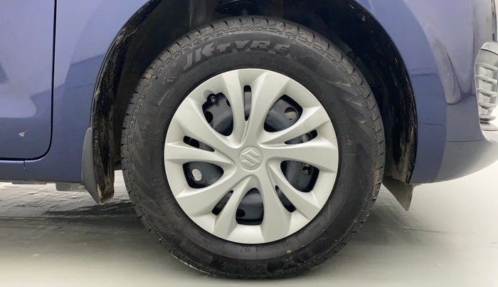 2022 Maruti Swift VXI AMT, Petrol, Automatic, 2,674 km, Right Front Wheel