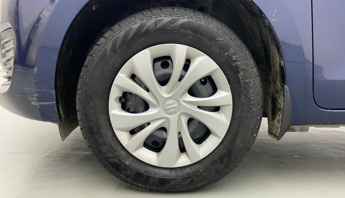 2022 Maruti Swift VXI AMT, Petrol, Automatic, 2,674 km, Left Front Wheel
