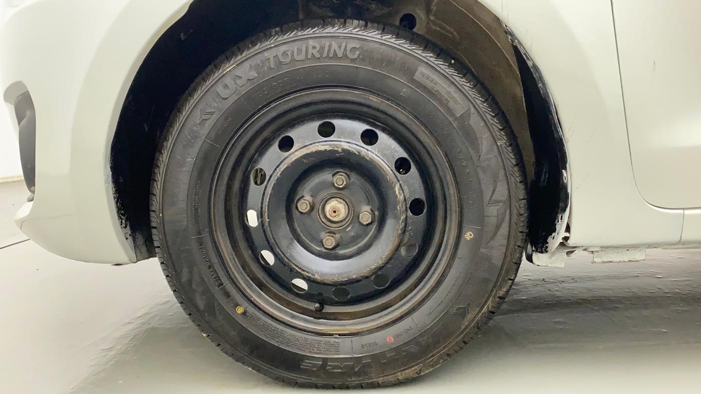 2019 Maruti Swift LXI, CNG, Manual, 43,390 km, Left Front Wheel
