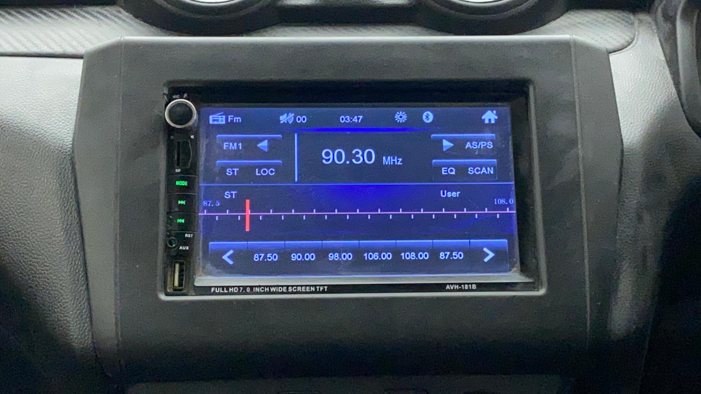 2019 Maruti Swift LXI, CNG, Manual, 43,390 km, Infotainment System
