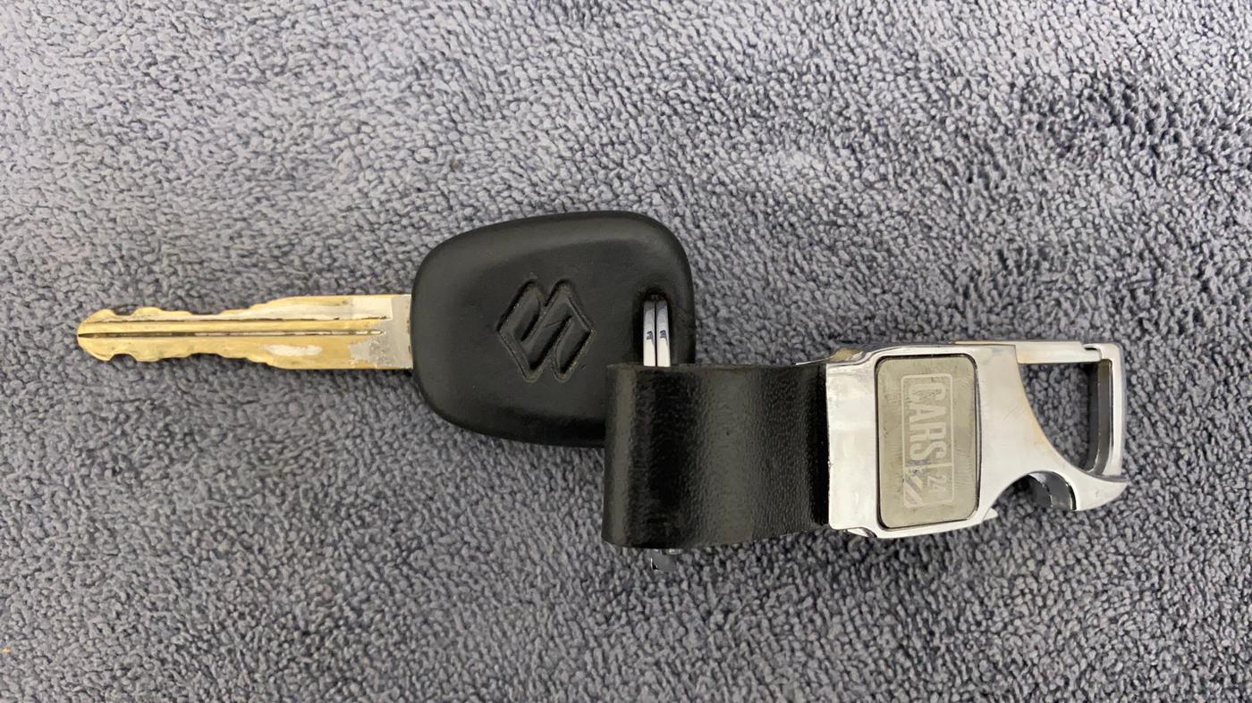 2019 Maruti Swift LXI, CNG, Manual, 43,390 km, Key Close Up