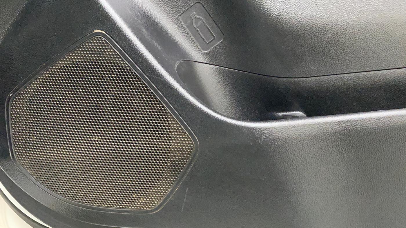 2019 Maruti Swift LXI, CNG, Manual, 43,390 km, Speaker
