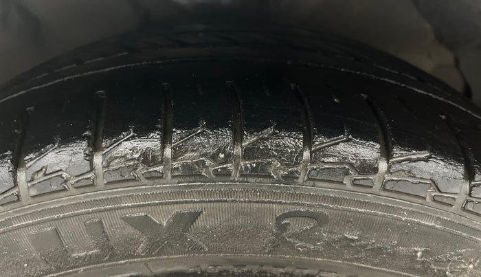 2016 Hyundai Verna 1.6 VTVT SX, Petrol, Manual, 99,271 km, Right Front Tyre Tread