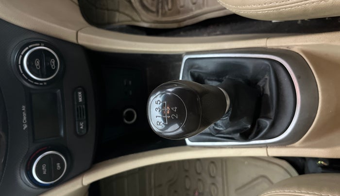 2016 Hyundai Verna 1.6 VTVT SX, Petrol, Manual, 99,271 km, Gear Lever