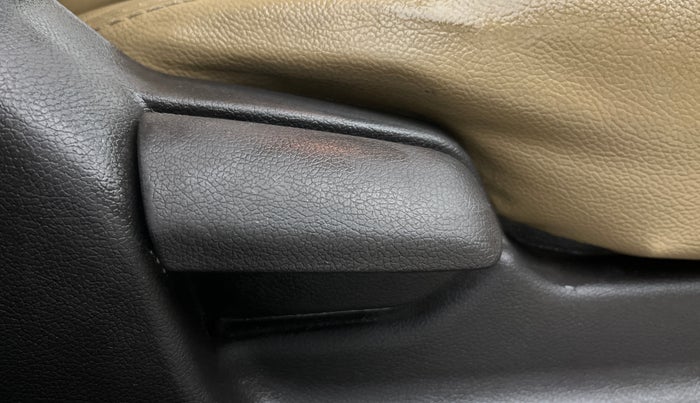 2016 Hyundai Verna 1.6 VTVT SX, Petrol, Manual, 99,271 km, Driver Side Adjustment Panel