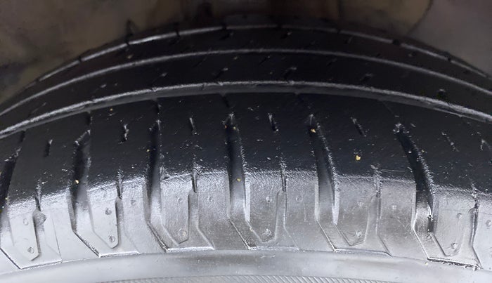 2018 Hyundai Verna 1.6 SX VTVT AT (O), Petrol, Automatic, 21,111 km, Right Front Tyre Tread