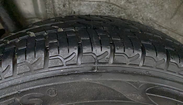 2016 Maruti Wagon R 1.0 VXI, Petrol, Manual, 59,832 km, Right Rear Tyre Tread