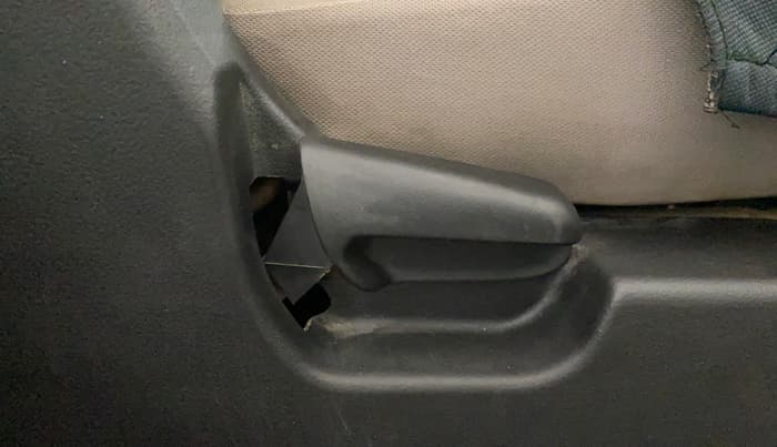 2016 Maruti Wagon R 1.0 VXI, Petrol, Manual, 59,832 km, Driver Side Adjustment Panel