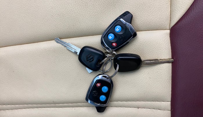 2017 Maruti Alto 800 LXI, Petrol, Manual, 64,621 km, Key Close Up