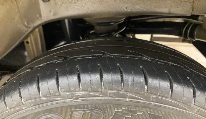 2017 Maruti Alto 800 LXI, Petrol, Manual, 64,621 km, Left Rear Tyre Tread