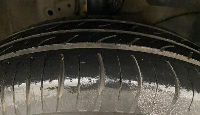 2013 Honda Brio S MT, Petrol, Manual, 31,104 km, Right Front Tyre Tread