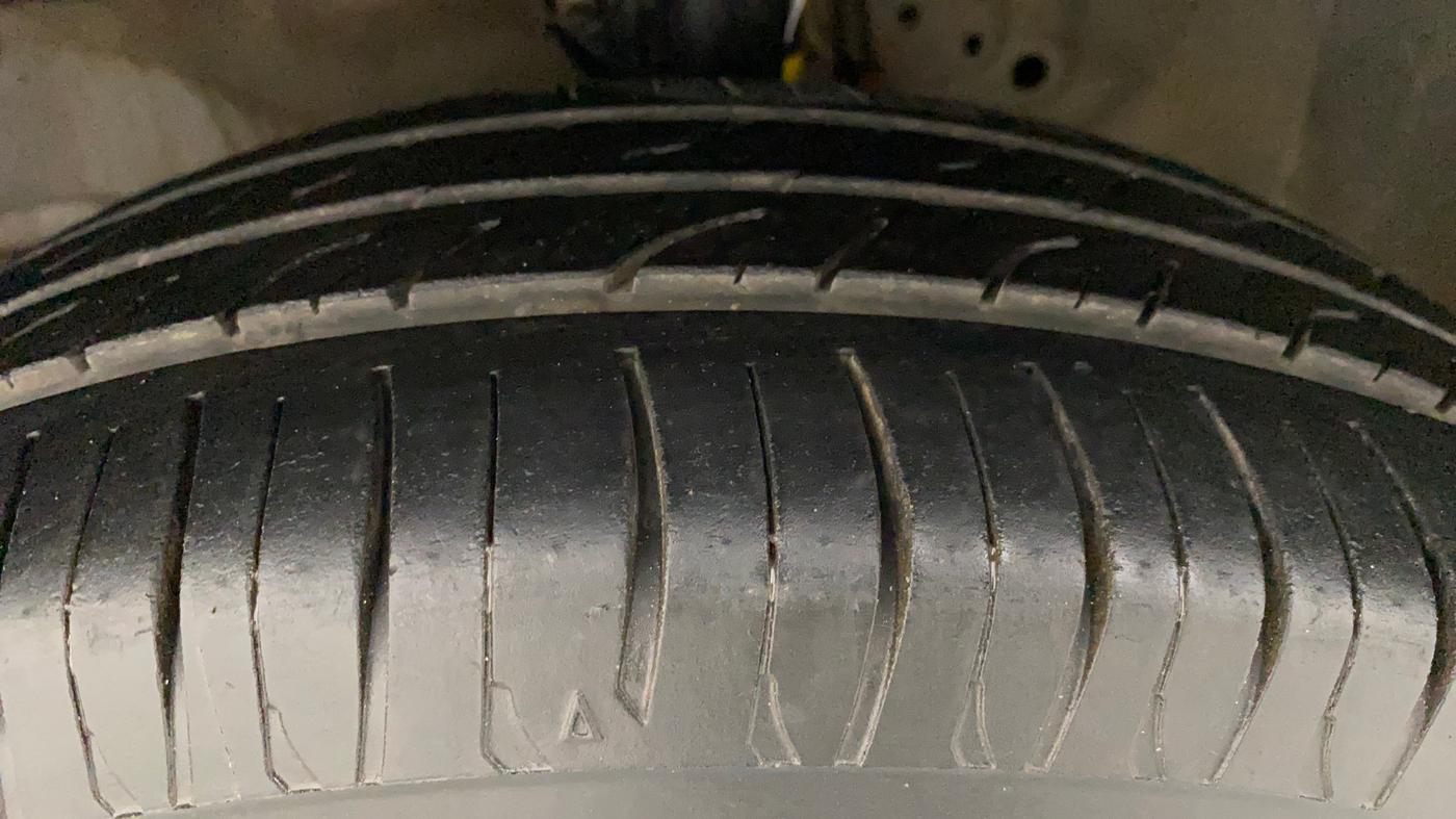 2013 Honda Brio S MT, Petrol, Manual, 31,104 km, Left Front Tyre Tread