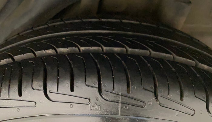 2013 Honda Brio S MT, Petrol, Manual, 31,104 km, Left Rear Tyre Tread
