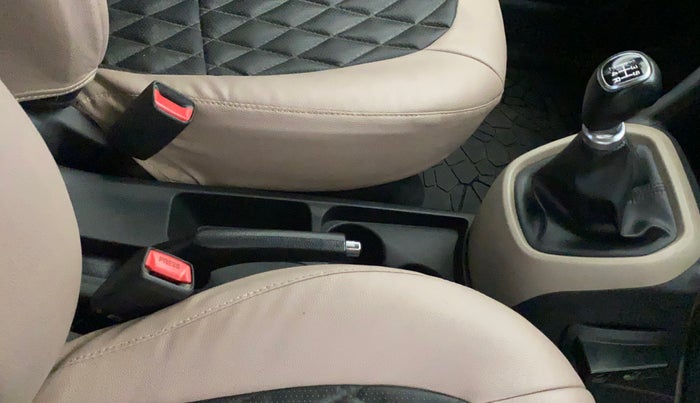 2019 Hyundai Grand i10 SPORTZ 1.2 KAPPA VTVT, CNG, Manual, 58,999 km, Gear Lever