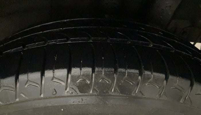 2019 Hyundai Grand i10 SPORTZ 1.2 KAPPA VTVT, CNG, Manual, 58,999 km, Left Rear Tyre Tread