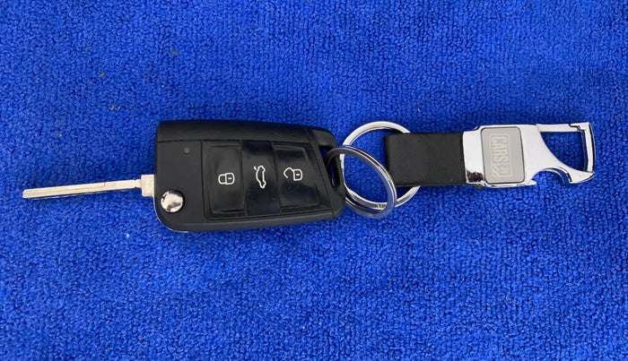2022 Volkswagen TAIGUN HIGHLINE 1.0 TSI AT, Petrol, Automatic, 14,742 km, Key Close Up