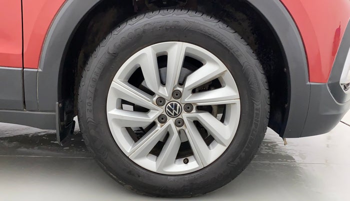 2022 Volkswagen TAIGUN HIGHLINE 1.0 TSI AT, Petrol, Automatic, 14,742 km, Right Front Wheel
